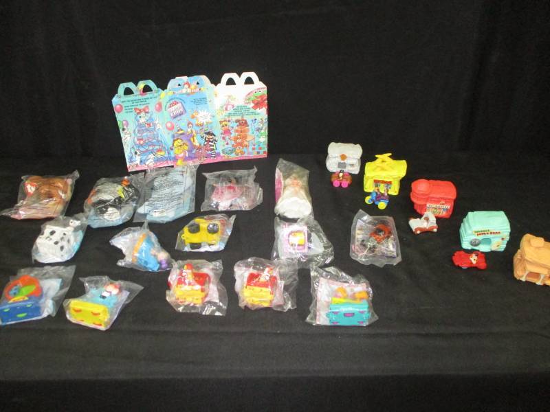 lot 166 image: Mcdonalds collectible toys