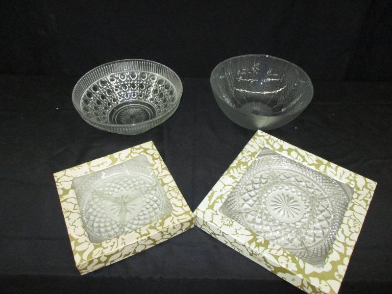 lot 175 image: Serving Bowls and Platters