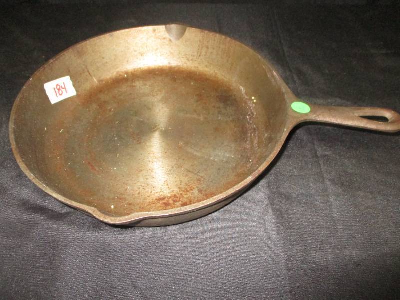 lot 184 image: Cast Iron Pan No 8 10 12