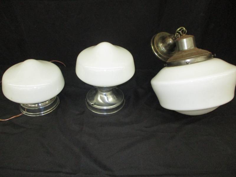 lot 188 image: Light Fixtures
