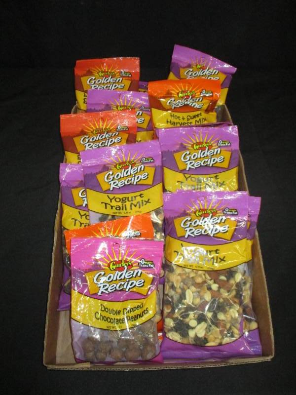 lot 246 image: 15 packs of various trail mixes