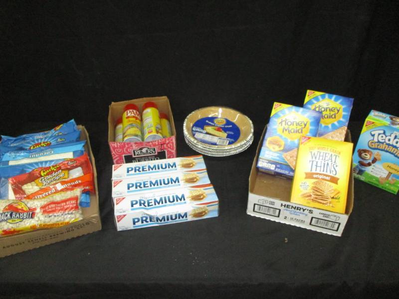 lot 237 image: Crackers, Pam, coconut and more