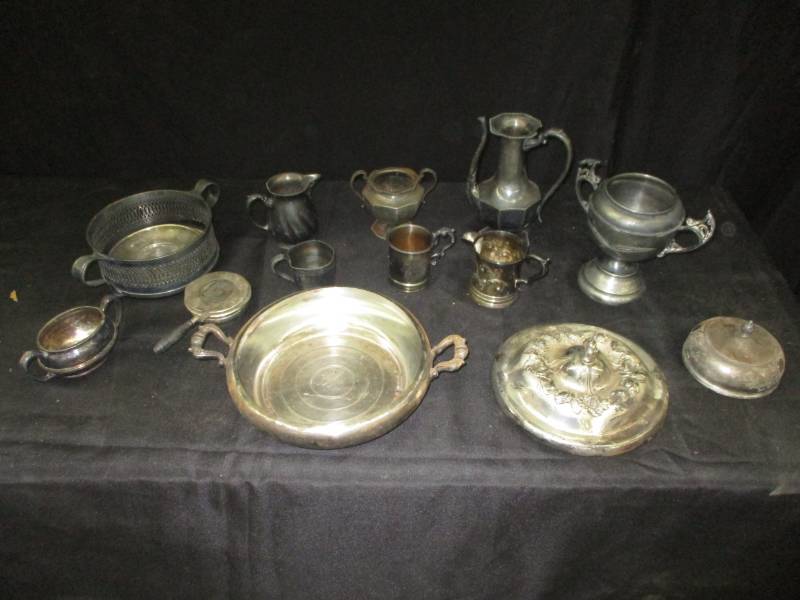 lot 219 image: Silver Pieces