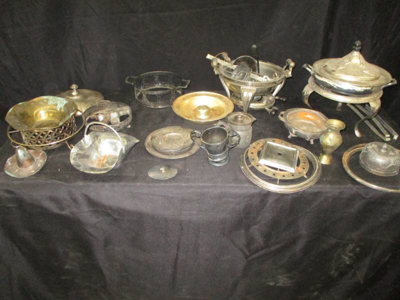 lot 220 image: Silver Pieces