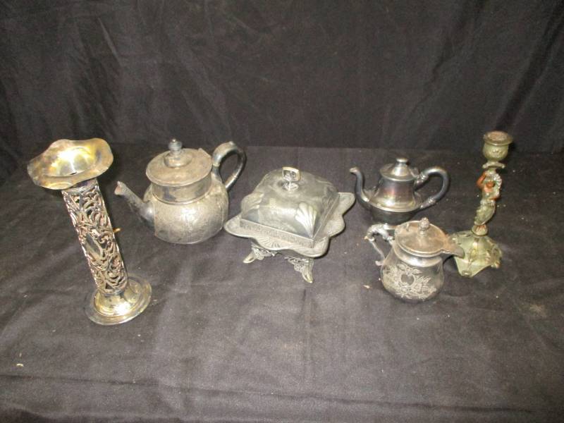 lot 221 image: Silver Pieces
