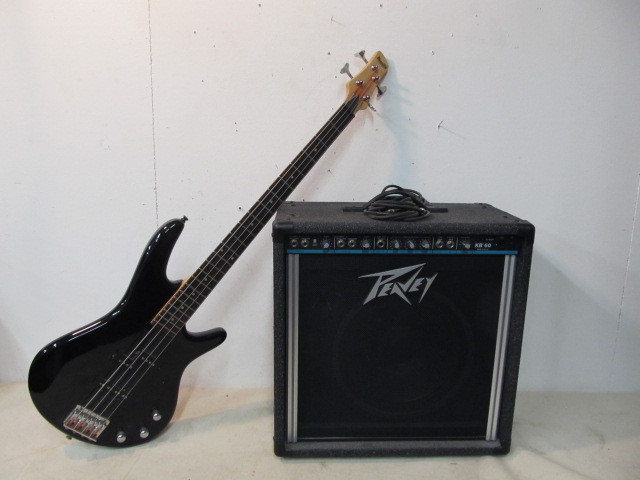 lot 44 image: Ibanez GSR-190 Bass Guitar w Peavey Amplifier