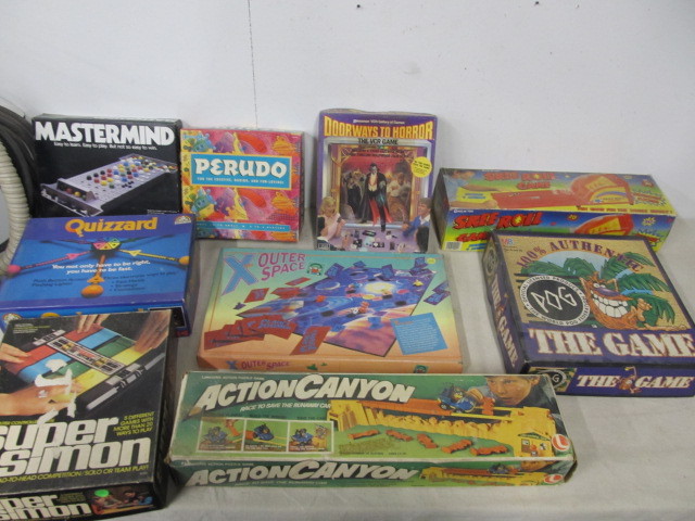 lot 56 image: Lot of Assorted Vintage Board Games 