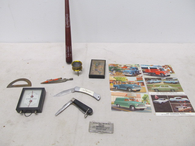 lot 68 image: Lot of Misc Small Collectibles