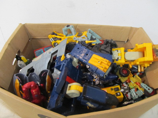 lot 117 image: Large Lot of Transformers Action Figures