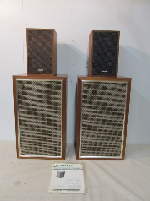 lot 131 image: NICE Vintage PIONEER 4-Speaker System