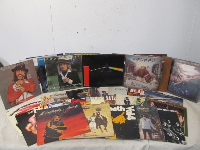 lot 136 image: Nice Lot of Vintage Vinyl Rock & Roll Records