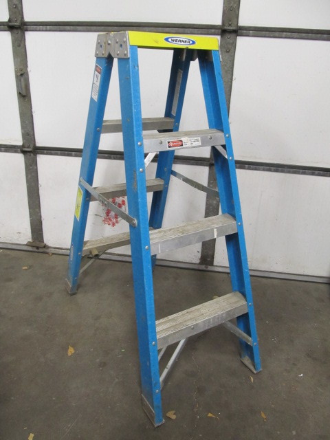 lot 140 image: WERNER 4 Folding Fiberglass Ladder