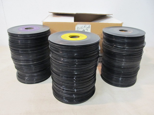 lot 152 image: HUGE Lot of 375 Vinyl 45 Records