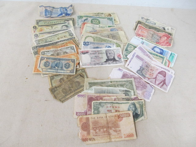 lot 168 image: Collection of Vintage Foreign Currency Bills