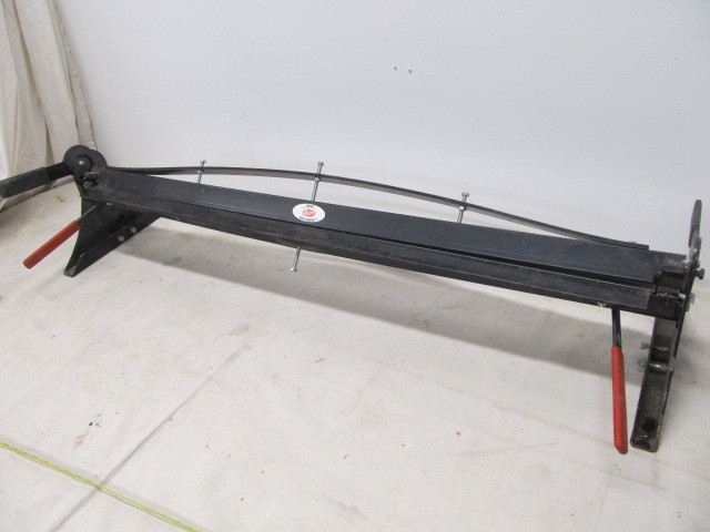lot 175 image: Heavy Duty MALCO Mini-Brake - MB48