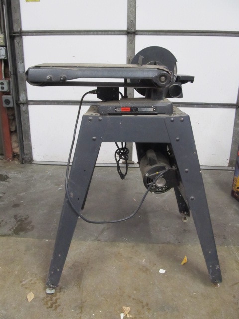 lot 177 image: Working Sears Craftsman Belt Sander
