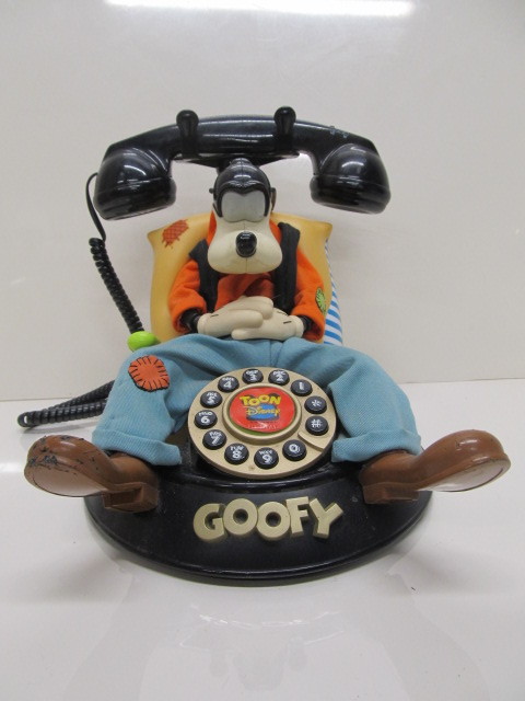 lot 188 image: Disney SLEEPING GOOFY Telephone