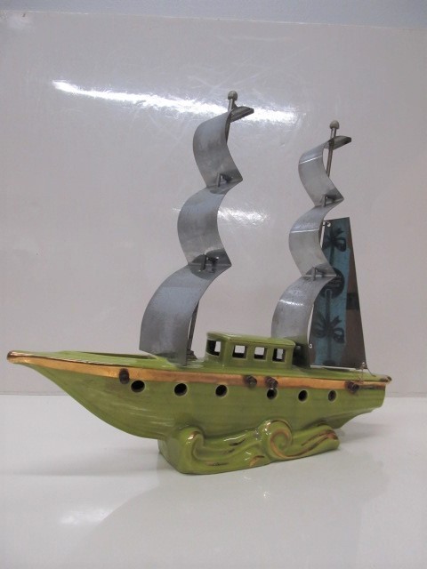 lot 225 image: Vintage Mid Century Ceramic Pirate Ship TV Lamp