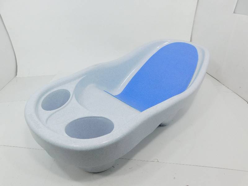 Babys Hard Plastic Bath Tub