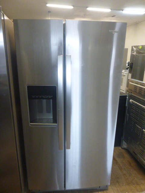 lot 5 image: NEW Whirlpool RefrigeratorFreezer