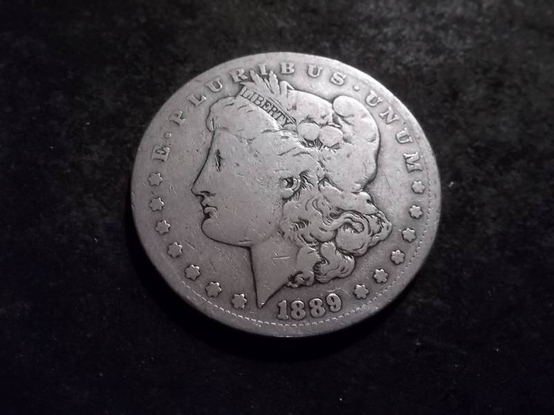 lot 3 image: 1889 CC Morgan Silver Dollar