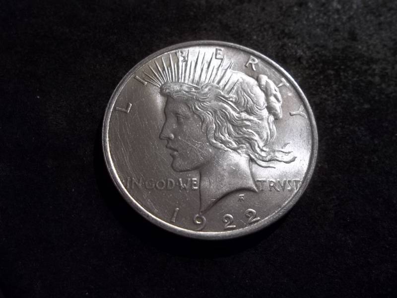 lot 34 image: 1922  Silver Peace Dollar