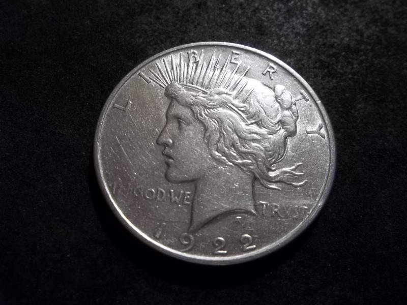lot 35 image: 1922 D  Silver Peace Dollar