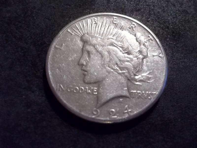 lot 40 image: 1924 S Peace Silver Dollar