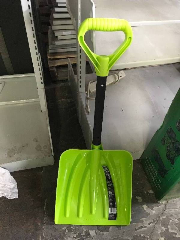 Steel Core 11 Compact Blade Car Shovel