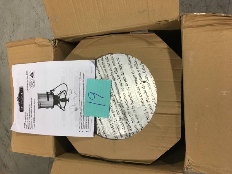 RiverGrille 30 Qt. Turkey Fryer Package  open box in like new condition