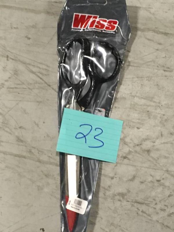 Wiss 12-12 in. Heavy Duty Industrial Shears open box in like new condition