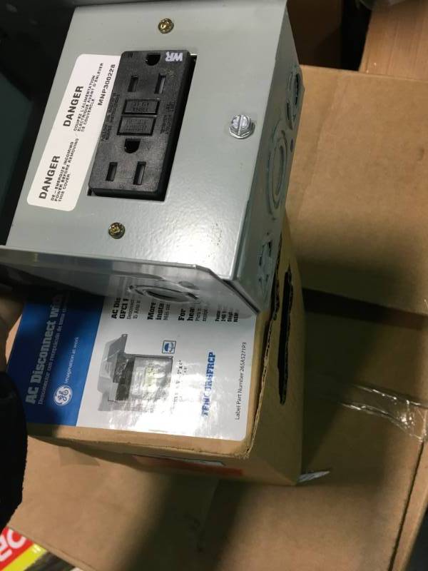 lot 65 image: GE 60 Amp 240-Volt Non-Fuse AC Disconnect with GFCI Receptacle open box in like new condition