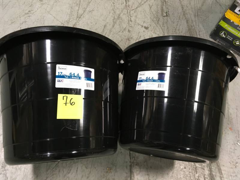 lot 76 image: HOMZ 17 Gal. Rope Handle Tub in Black (2-Pack) not used