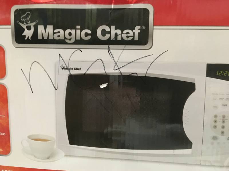 Magic Chef 0 7 Cu Ft Countertop Microwave In White Open Box In