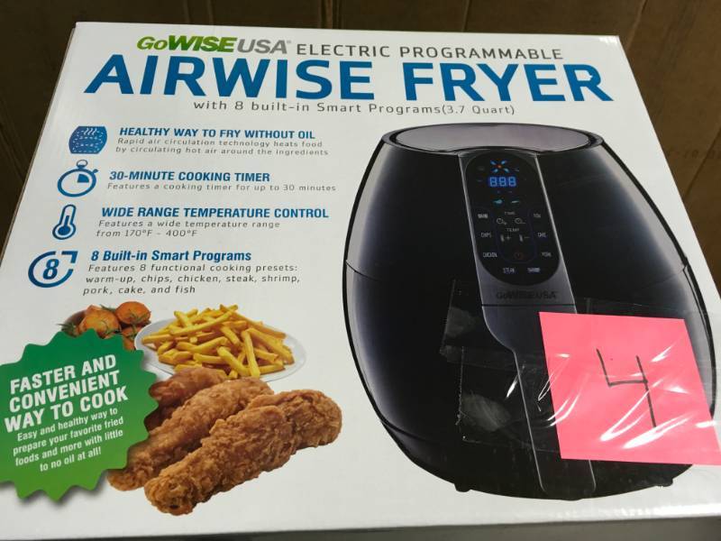 lot 4 image: GoWISE USA 3.7 Qt. Air Fryer with 8-Cook Presets open box in like new condition