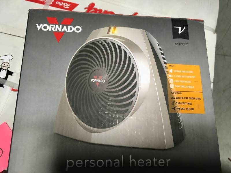 lot 10 image: Vornado VH203 Personal Heater open box in like new condition