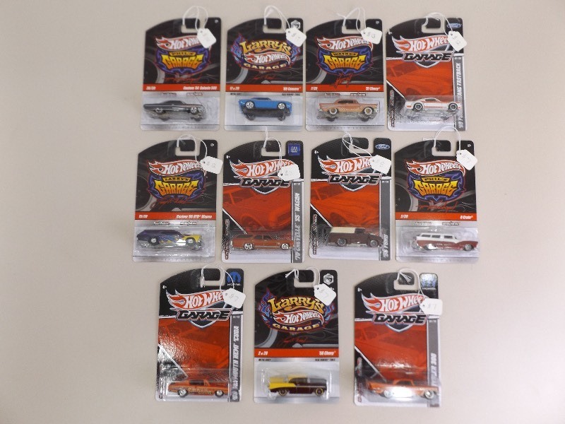 Lot of 11 NEW Hot Wheels Garage Series Real Rider Cars