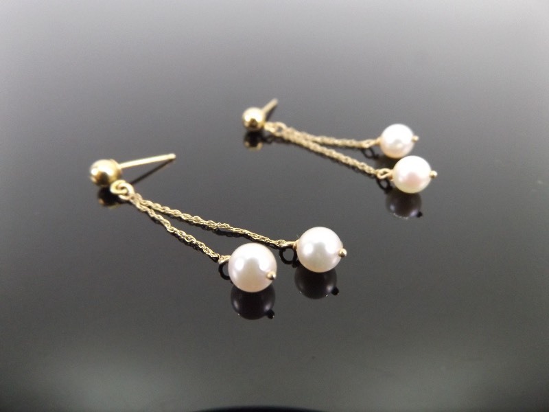 14k Gold Genuine Cultured Pearl Earrings