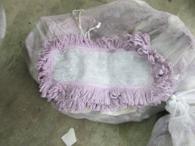 Large Lot of Microfiber Dust Mop He...