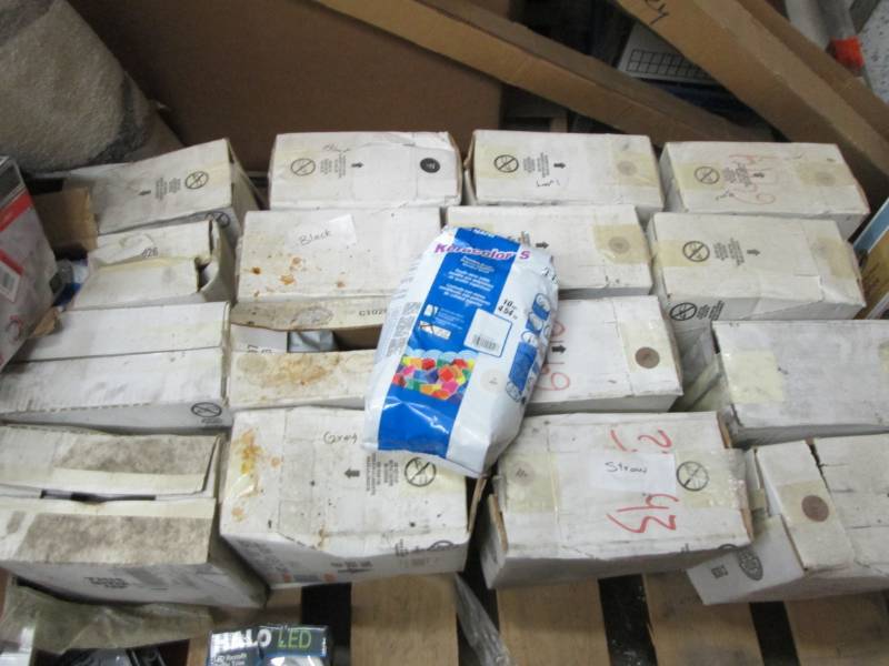 Pallet of Assorted Colors Premium G...
