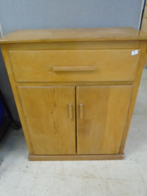 lot 7 image: Wood Cabinet