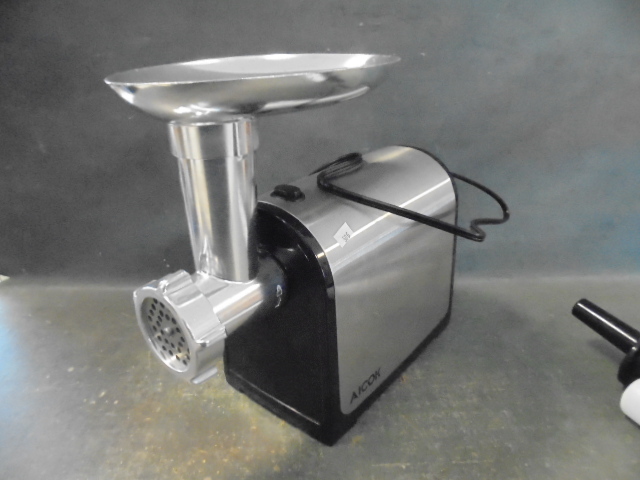 lot 39 image: Electric Meat Grinder