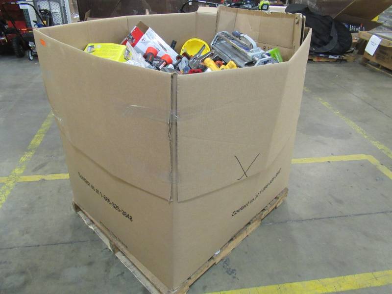 lot 23 image: UNCHECKEDUNTESTED WHOLESALE PALLET OF HAND AND POWER TOOLS
