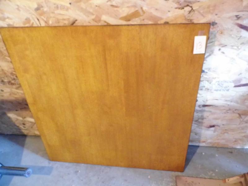 lot 13 image: Table w 4 Stools