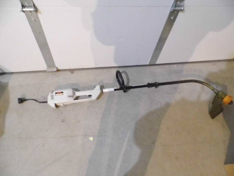 lot 33 image: Ryobi Trimmer