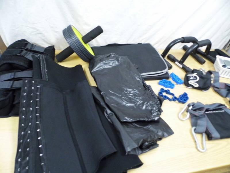lot 44 image: Fitness Items