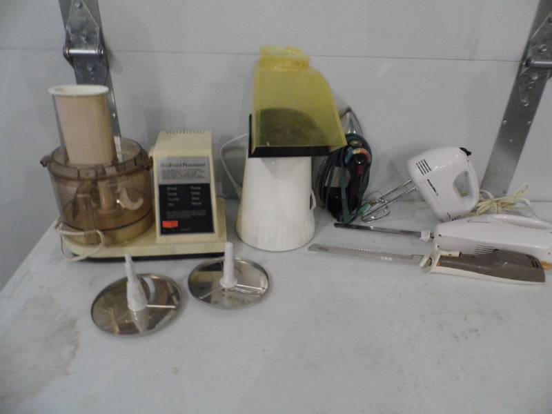 lot 60 image: Kitchen Appliances