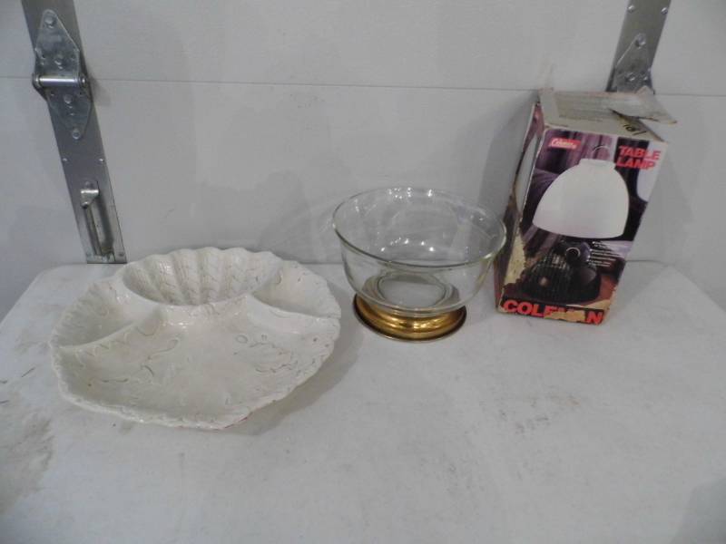 lot 53 image: Coleman Lamp - Bowl - Tray