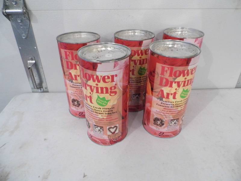 lot 54 image: Lot of 5 Cans Flower Drying