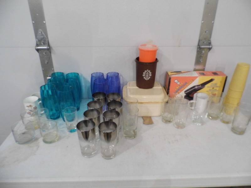 lot 62 image: Glassware